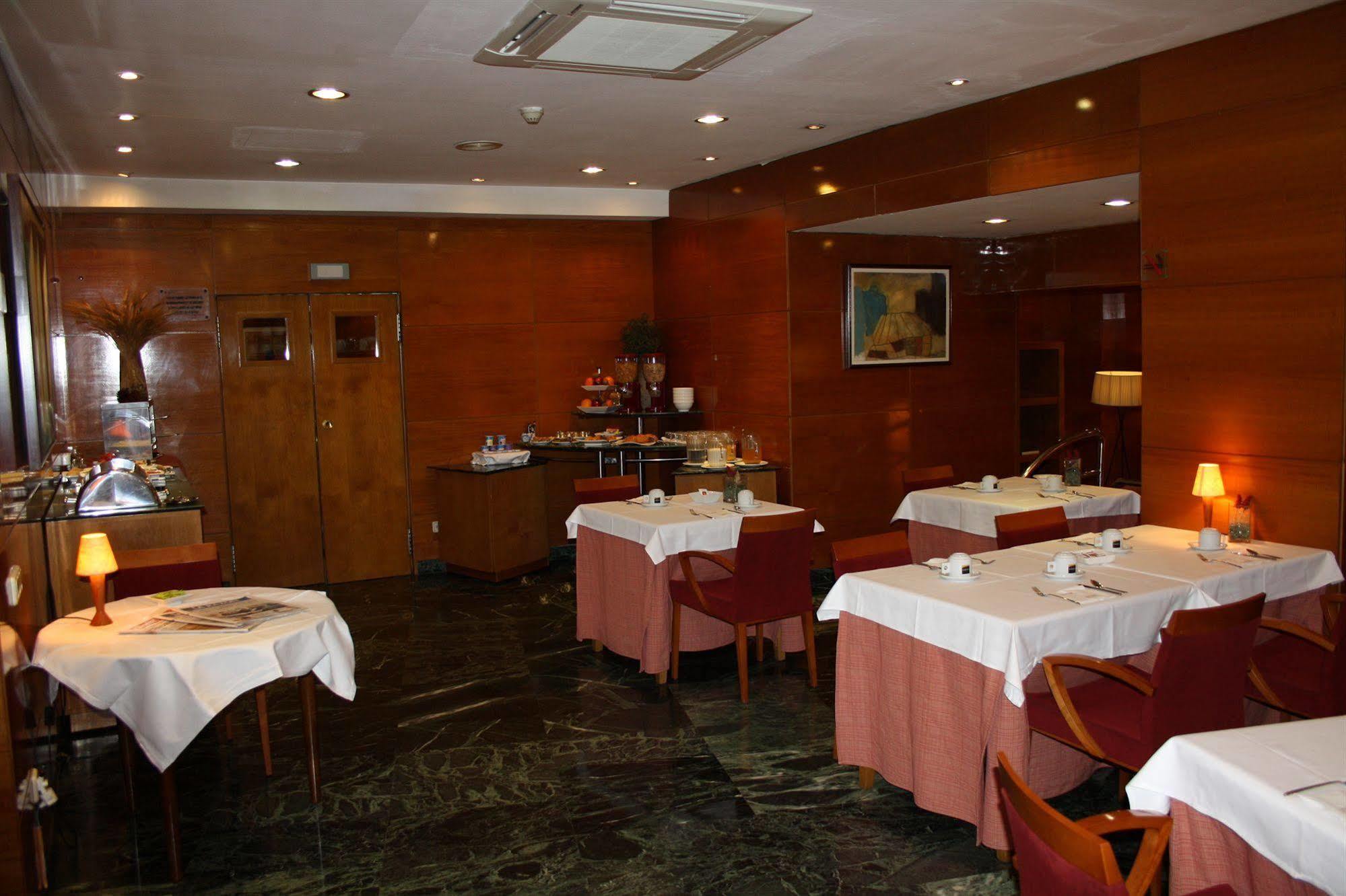 Hotel Pedralbes Barcelona Restaurant photo